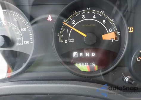 2016 Jeep Compass Sport z USA, uszkodzony, nr VIN 1C4NJCBA8GD664771